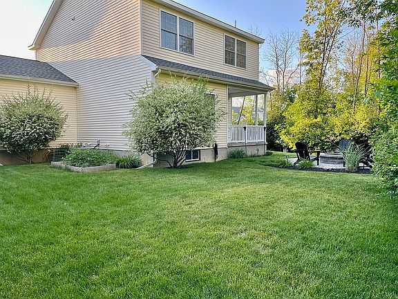 5th image of 105 Lancaster Ct