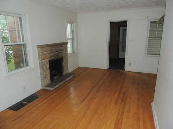 3rd image of 11414 Highridge Dr