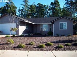 44 Park Village Dr, Florence, OR 97439