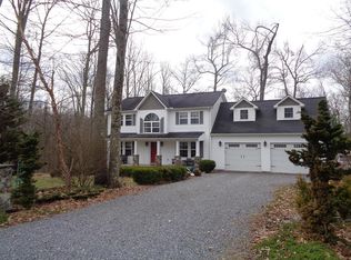 122 Huntsman Ln, Shady Spring, WV 25918