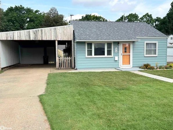 176 Indian Ter, Burlington, IA 52601