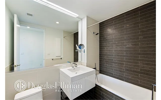 Rented by Douglas Elliman | media 16