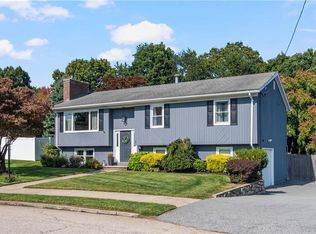 131 Woodview Dr, Cranston, RI 02920