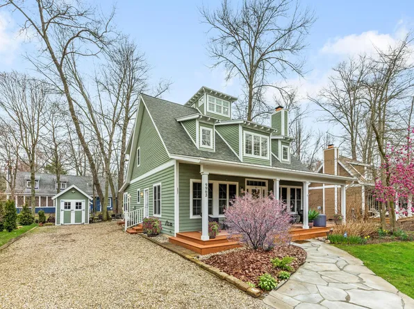 9963 Cottage Ln, Union Pier, MI 49129