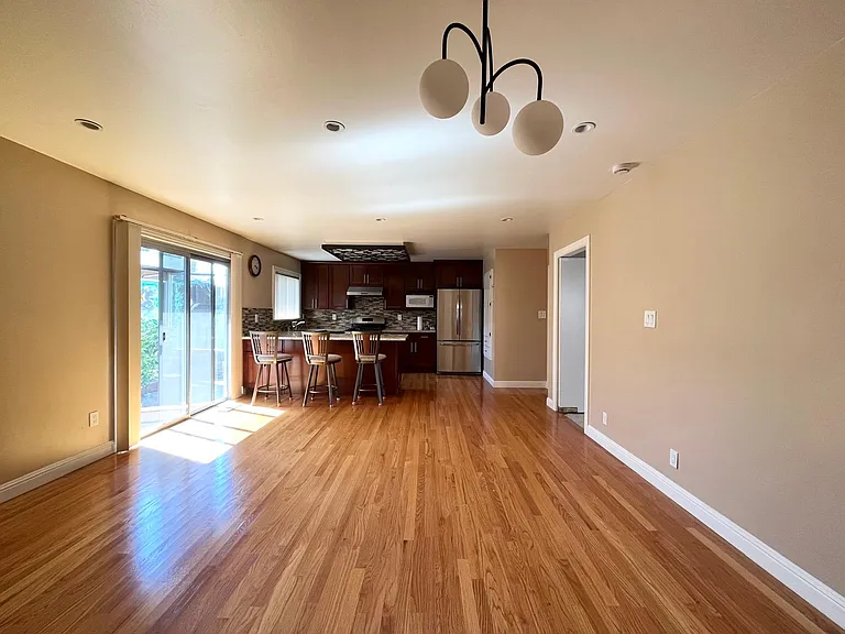 1317 Magnolia Ave — Photo 6