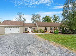 790 Hart Rd, Amsterdam, NY 12010