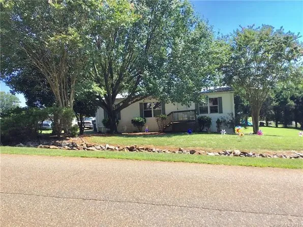 175 Trailway Dr, Statesville, NC 28625