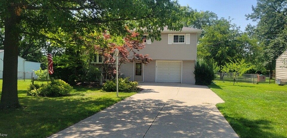 1st image of 1322 Cherry Ln