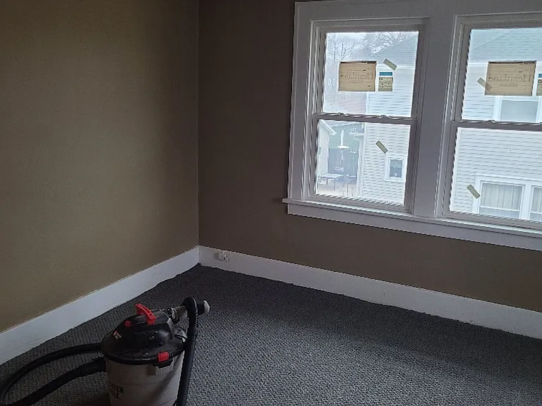 102 W Arlington St #3 — Photo 3