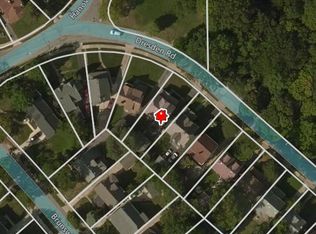 908 Dresden Rd, Cleveland Heights, OH 44112