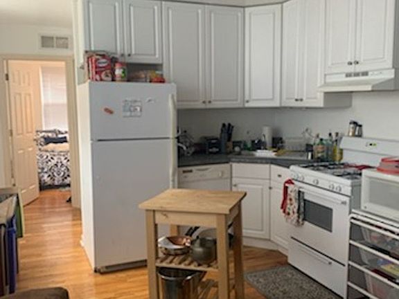 2nd image of 320 S 12th St #10985461