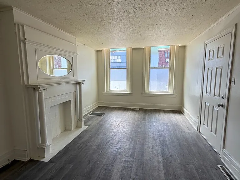 717 W Market St — Photo 1