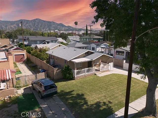 609 Alexander St #A — Photo 2