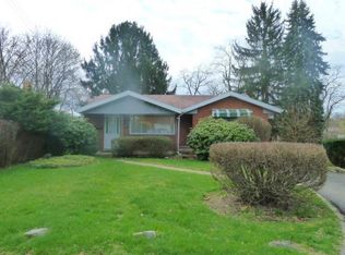 409 Collins Dr, Pittsburgh, PA