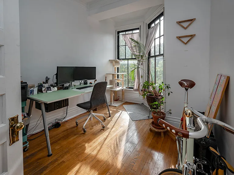 25 Hampton Ct #7 — Photo 17