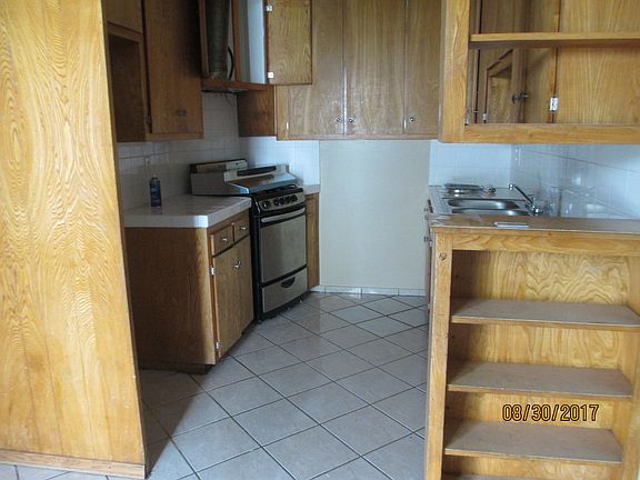 3rd image of 209 E Orchard St Unit D