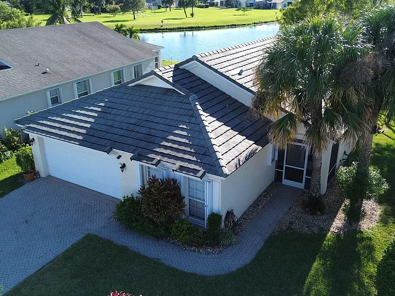 532 SW Indian Key Dr — Photo 42