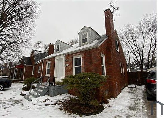 2nd image of 15819 Faircrest St
