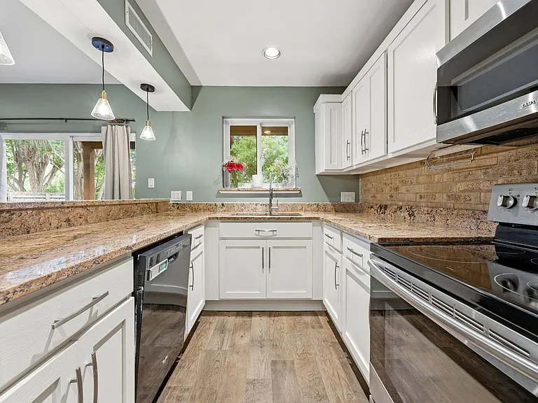 2955 Country Place Cir — Photo 9