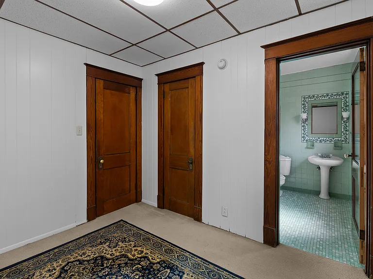 5500 Bartlett St — Photo 13
