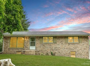 606 S Mills Gap Rd, Hendersonville, NC 28792