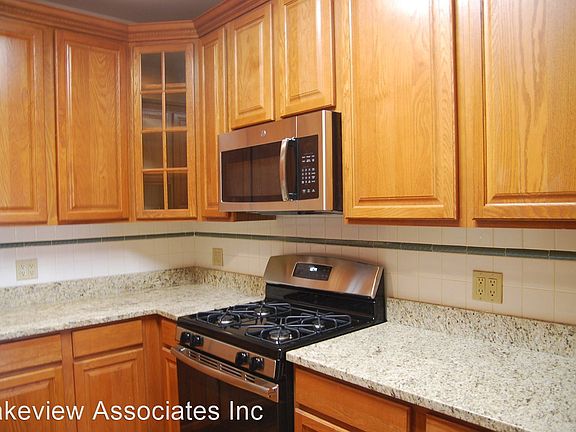 4th image of 2417 N Western Ave #2C