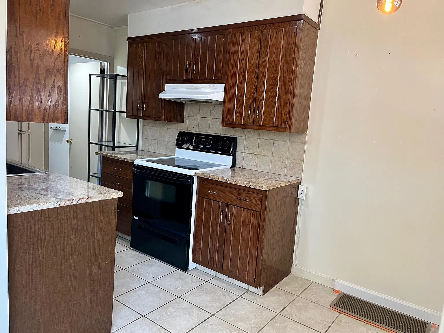 3 bed, 1152 sqft, $1,650 — Photo 4