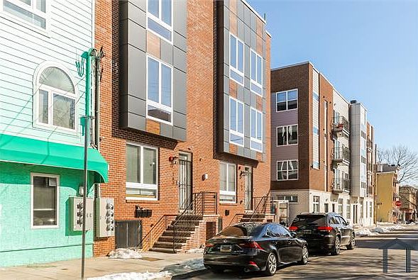 1st image of 163 W Cumberland St #1