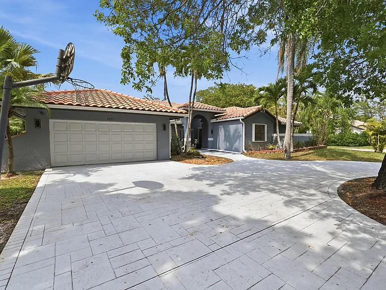 9033 NW 47th Ct — Photo 54