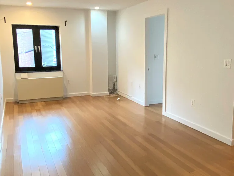 349 Metropolitan Ave #2G — Photo 4