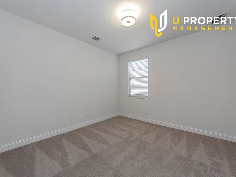 1017 Midland Dr — Photo 26