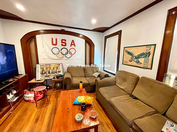 5th image of 14 Renfrew St #22