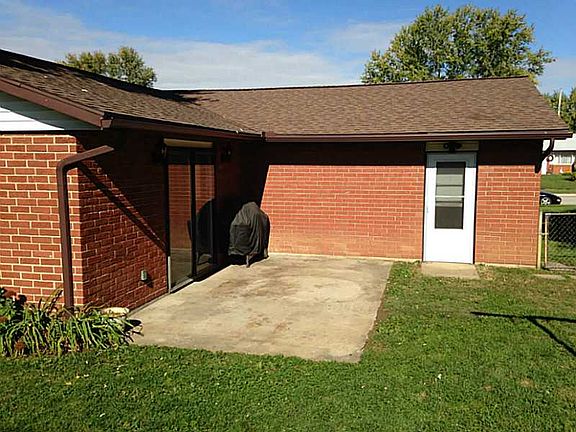 3rd image of 1889 Iowa Dr