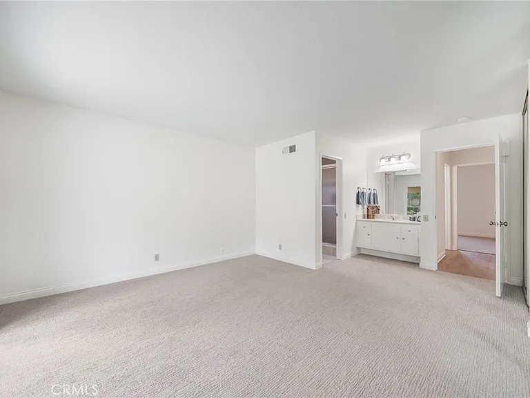 24382 Macedo Dr — Photo 29