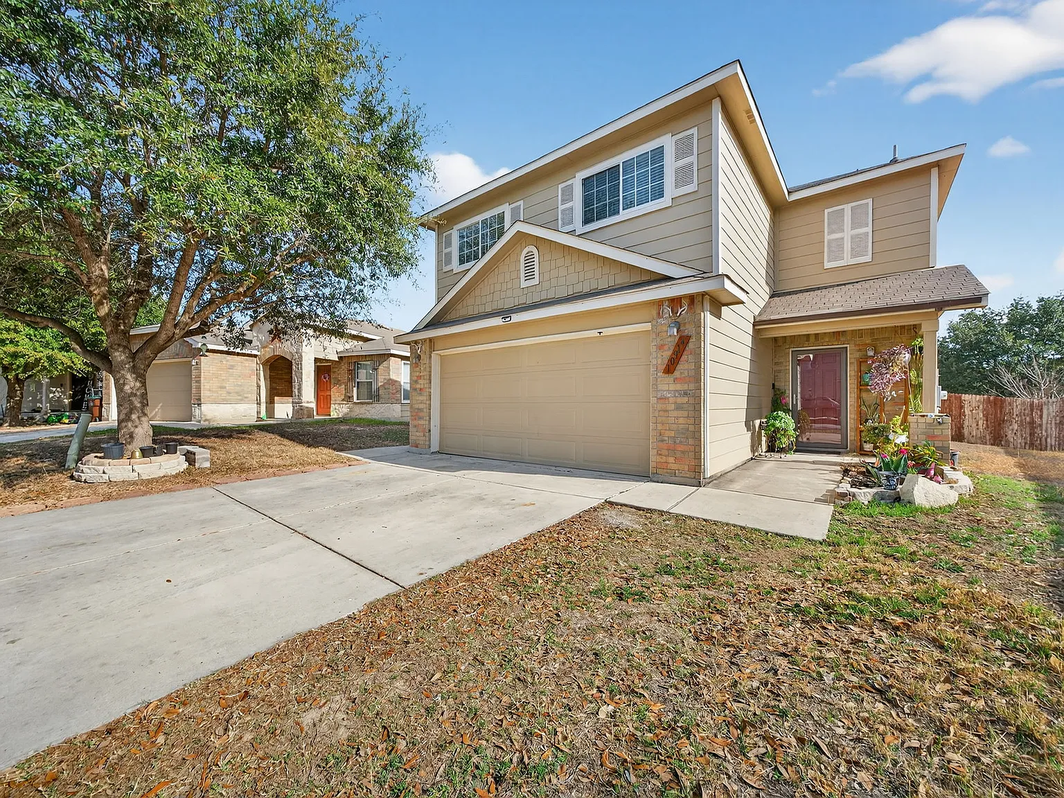 4 bed, 2.5 bath, 2438 sqft, $2,000 — Photo 3