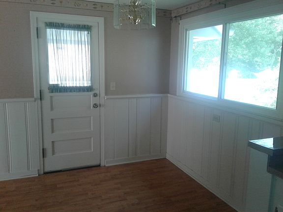 Kitchen - Wainscoting