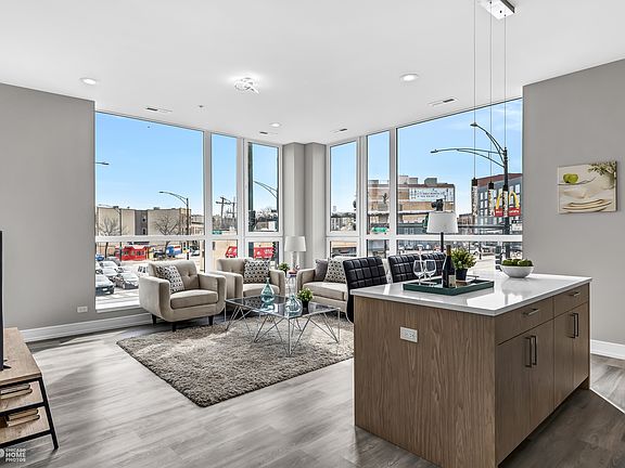 4th image of 2406 W Armitage Ave #404