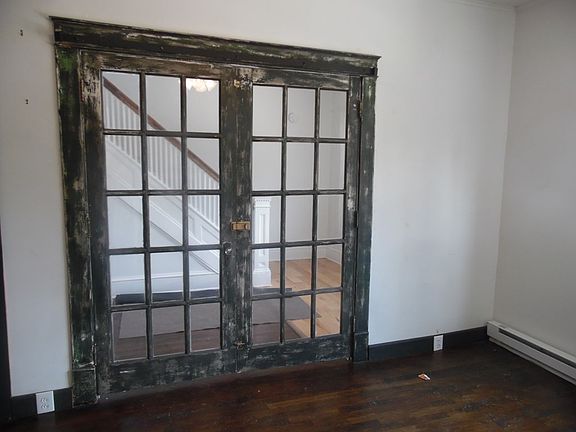 2nd image of 127 S Monroe St