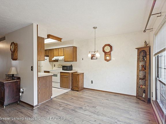 5th image of 110 Park Meadows Dr