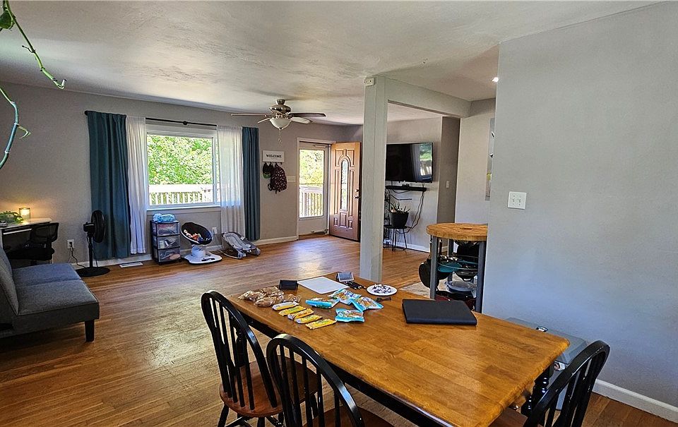 1st image of 25 Williamson Park Dr