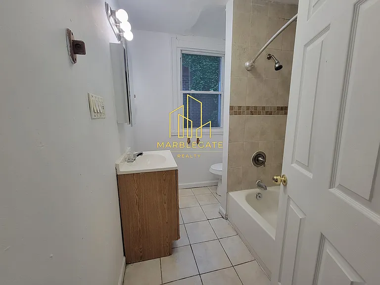 43 Treacy Ave #1E — Photo 7