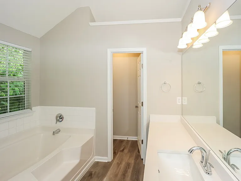6109 Hemperly Rd — Photo 11