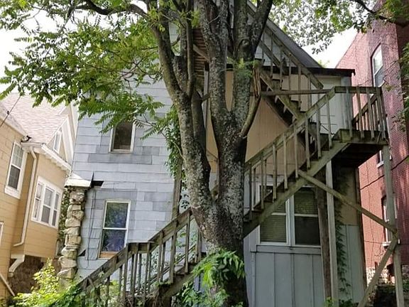 2nd image of 915 Benton Blvd