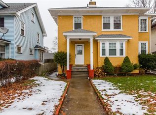 32 Cedarwood Rd, Rochester, NY 14617