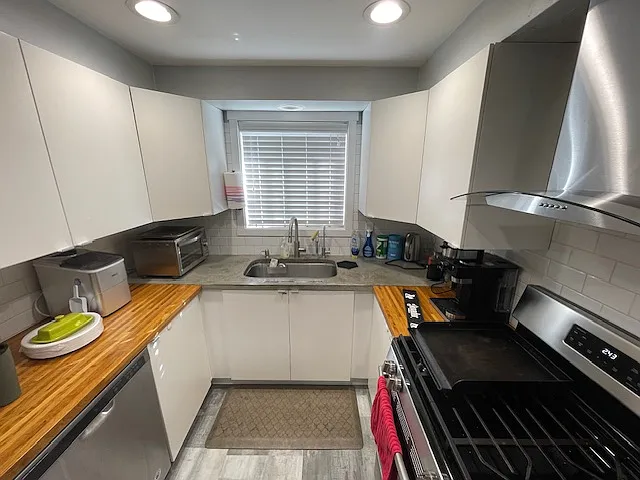 2174 Broadway St NE — Photo 10