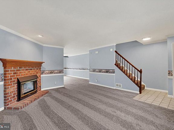 2nd image of 305 Chambers Rdg #305