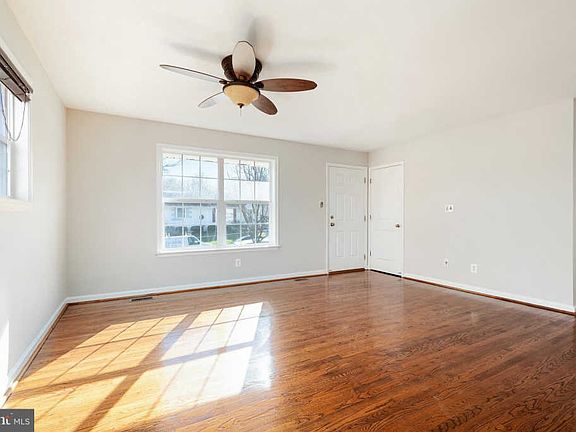 3rd image of 227 Garden Gate Ln