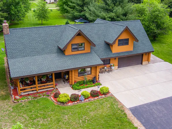 310 N Oak Ln, Dixon, IL 61021