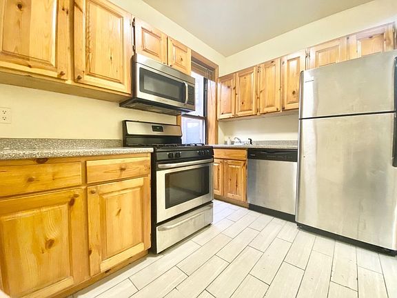 3rd image of 526 W 161st St APT 8