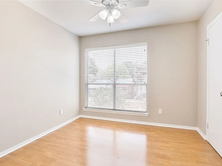 5005 Georgi Ln #18 — Photo 8